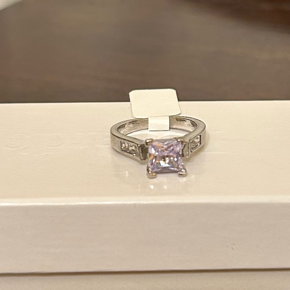 Size 8 Silver Tone Ring Diamond CZ Solitaire w/Side Stones on Band No Mark